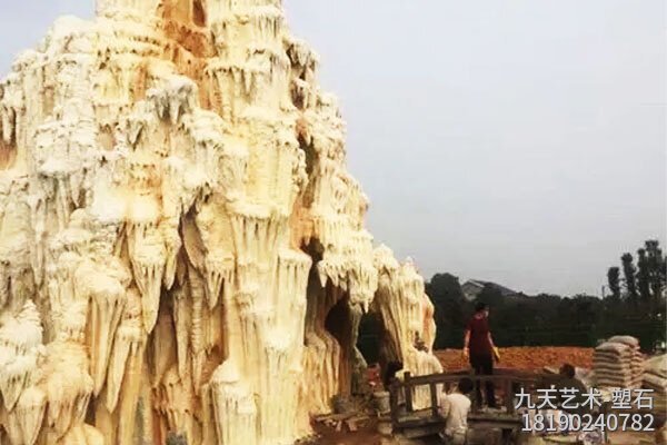 水泥直塑石筍假山景觀 水泥直塑石筍假山景觀