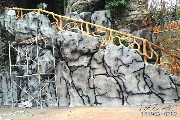 坡地水泥假山堡坎 坡地水泥假山堡坎